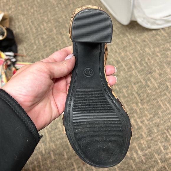 Leopard Chunky Heels - Picture 7 of 7